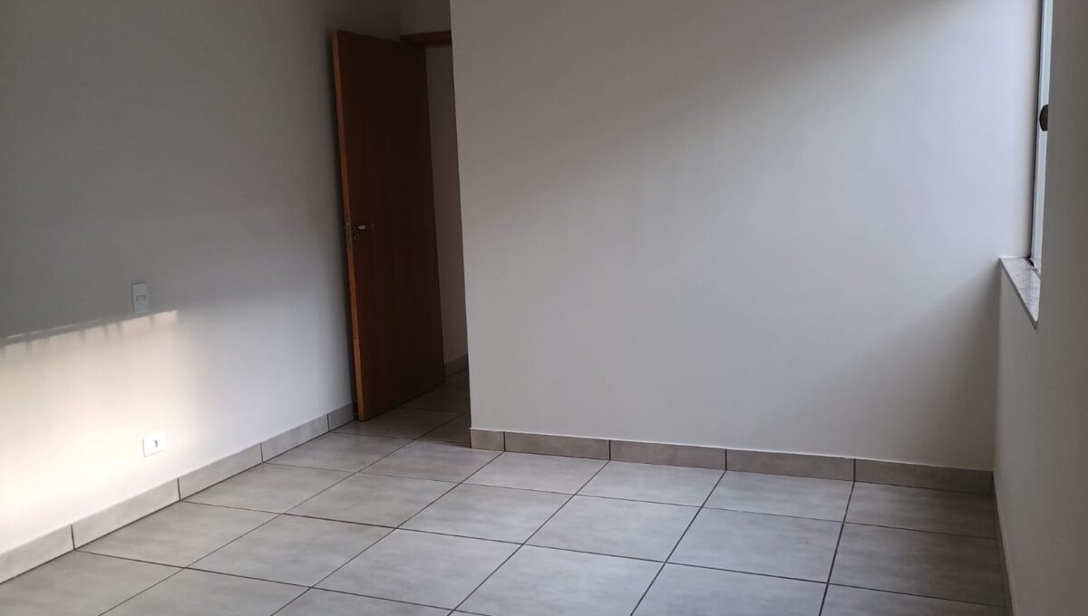 f0502253-5258-41d3-b825-4e13d016442b
