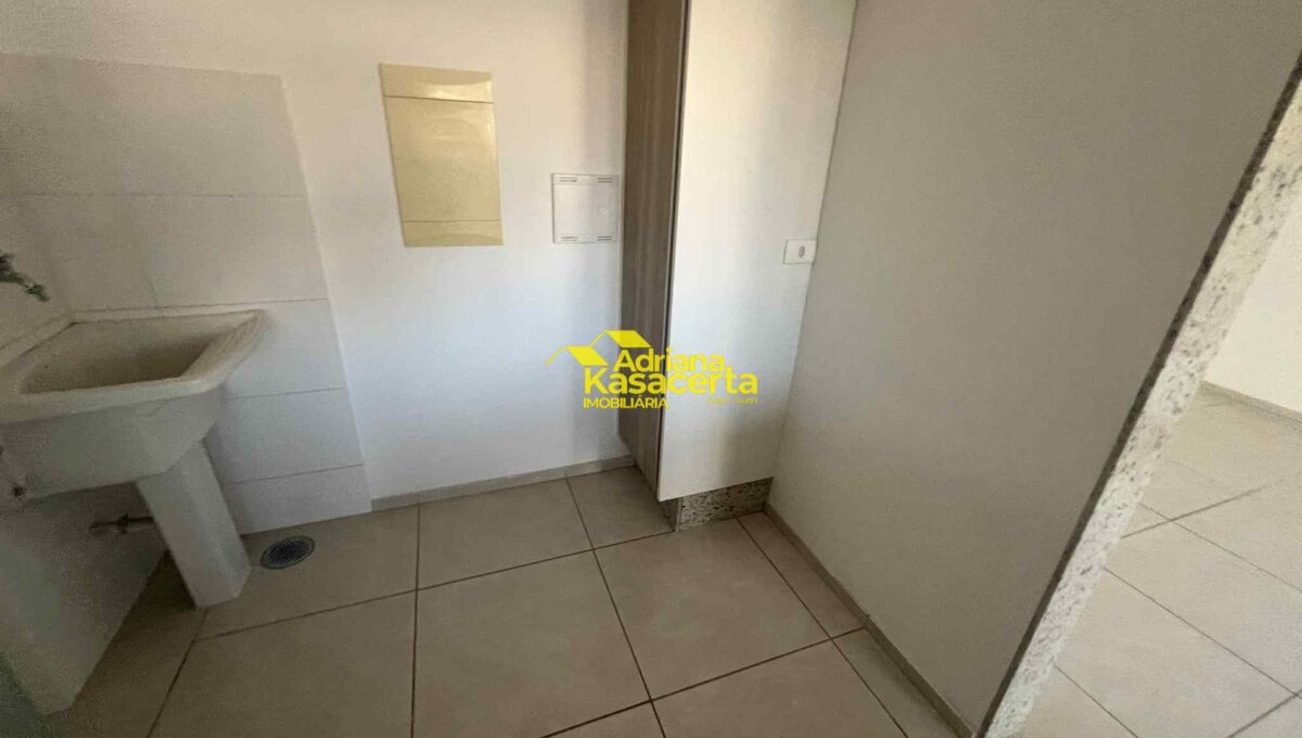 e5ec4b5b-adc3-428f-92dd-b2568642ea0d