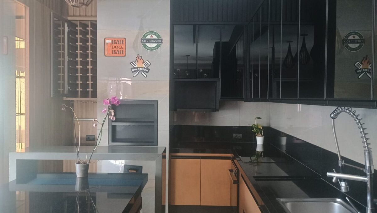 085d4096f49852fbb886bbbb9d730233