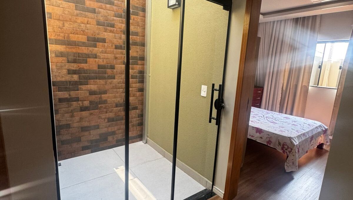 0b4003f4-d4c7-4388-b235-fc9d71bf6579