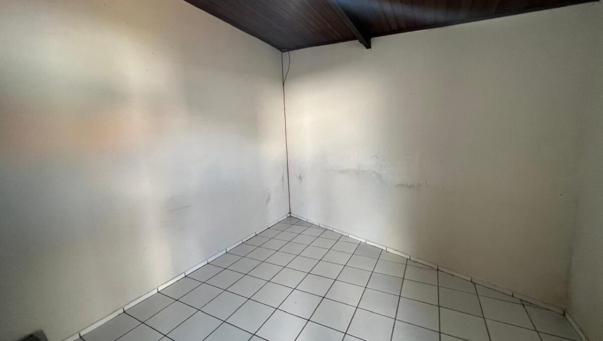 37a7c04395c9eb2ff36b72abce9adc00